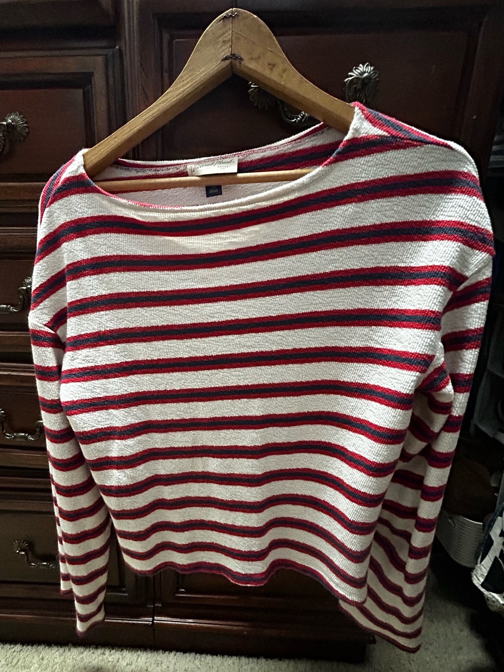Universal Thread Long Sleeved Boat Neck Top. XS.
